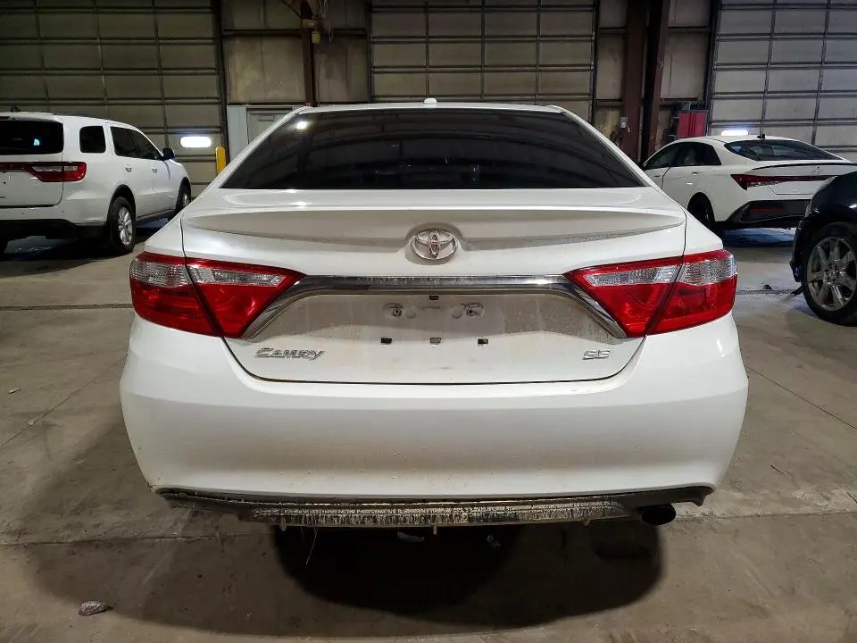 2017 TOYOTA CAMRY SE  