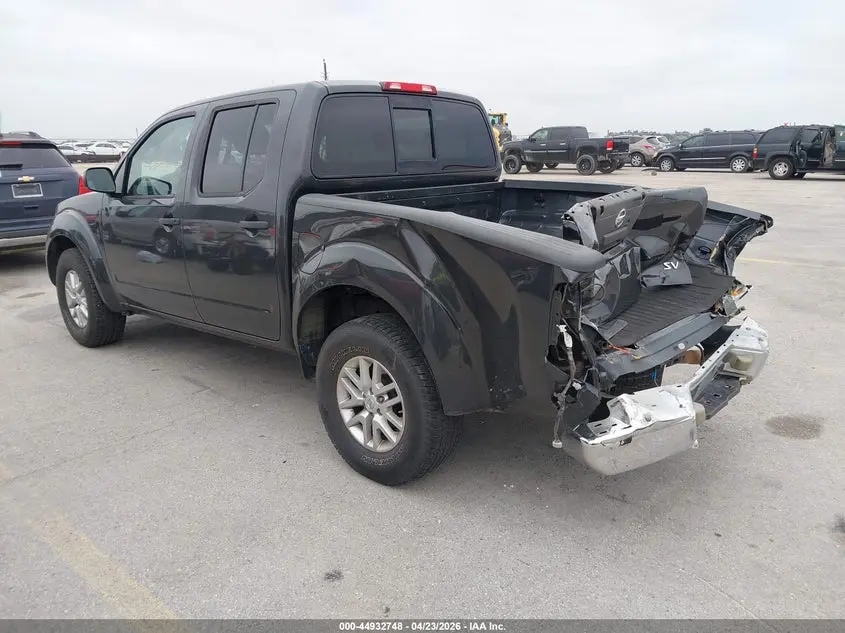 2015 NISSAN FRONTIER SV