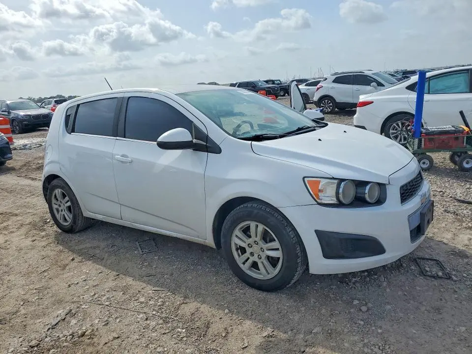 2016 CHEVROLET SONIC LT  