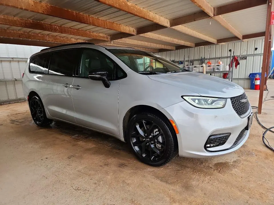 2023 CHRYSLER PACIFICA LIMITED  