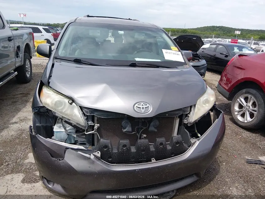 2012 TOYOTA SIENNA XLE V6 8 PASSENGER