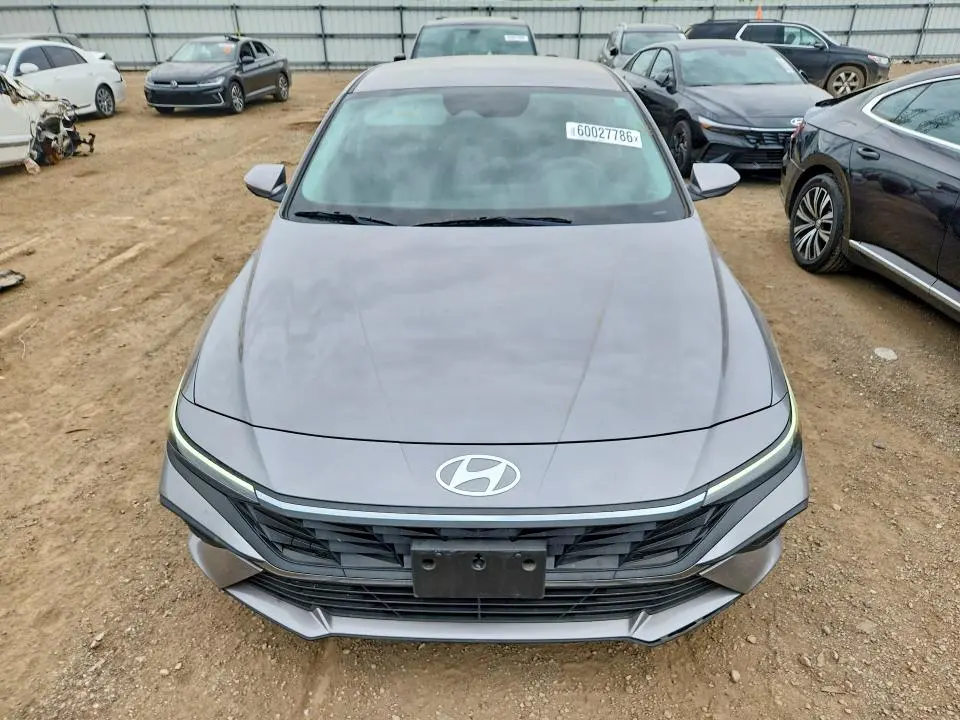 2024 HYUNDAI ELANTRA SEL  
