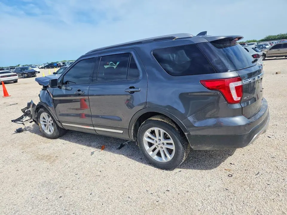 2017 FORD EXPLORER XLT  