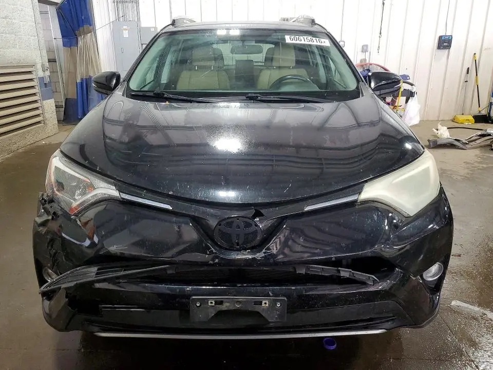 2016 TOYOTA RAV4 XLE  