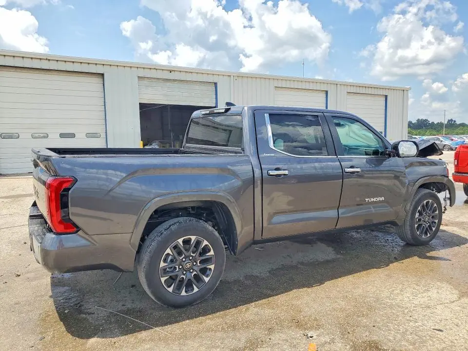 2026 TOYOTA TUNDRA CREWMAX LIMITED  
