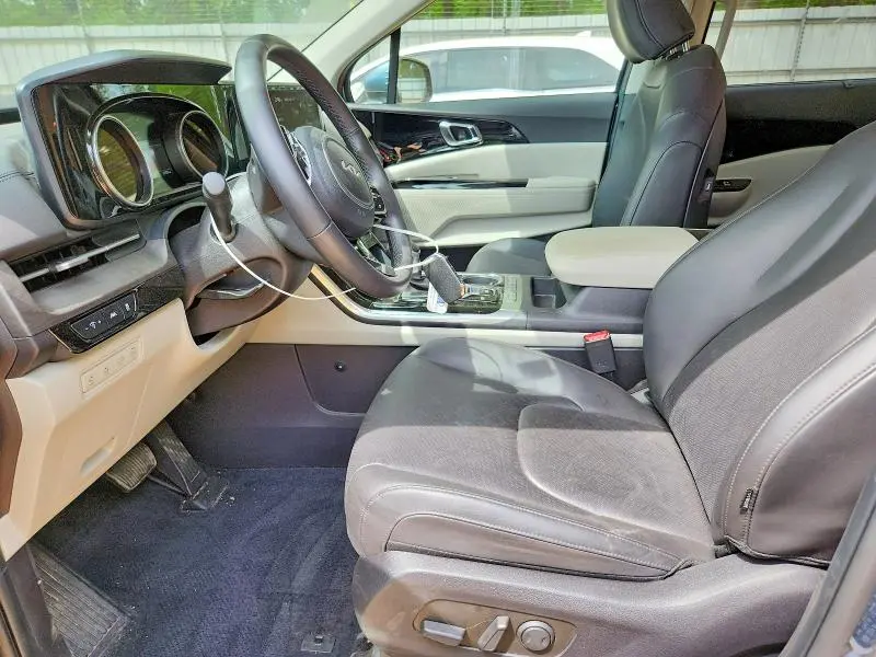 2024 KIA CARNIVAL EX  
