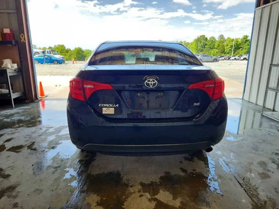 2017 TOYOTA COROLLA SE  