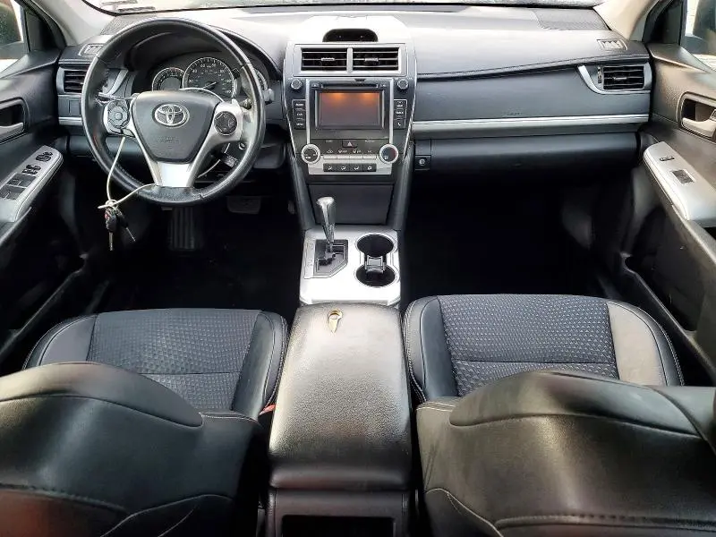 2014 TOYOTA CAMRY SE  
