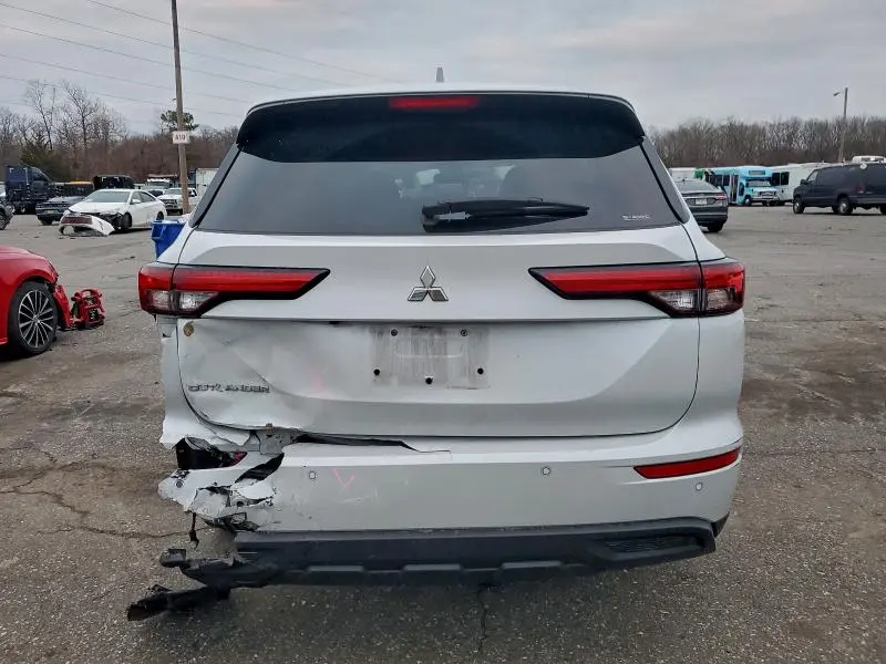 2022 MITSUBISHI OUTLANDER ES  