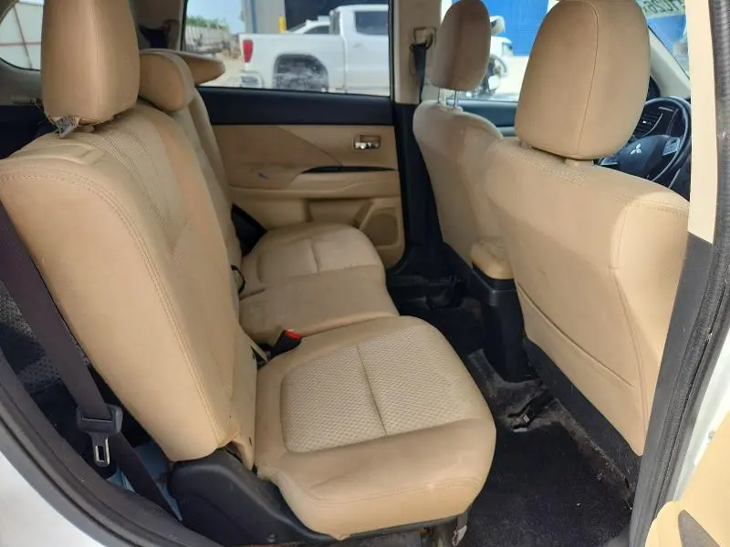 2016 MITSUBISHI OUTLANDER SE  
