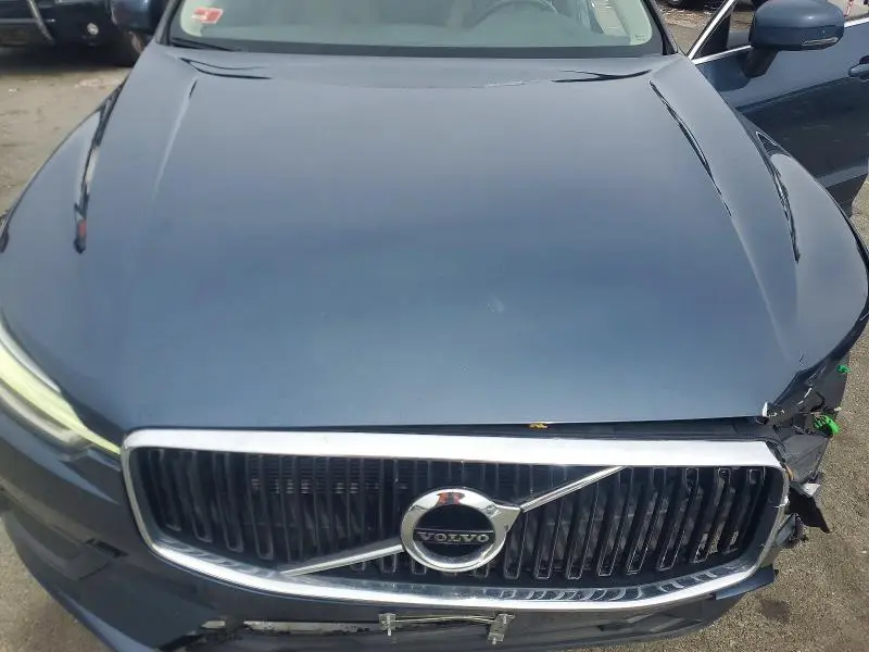 2018 VOLVO XC60 T5 MOMENTUM  