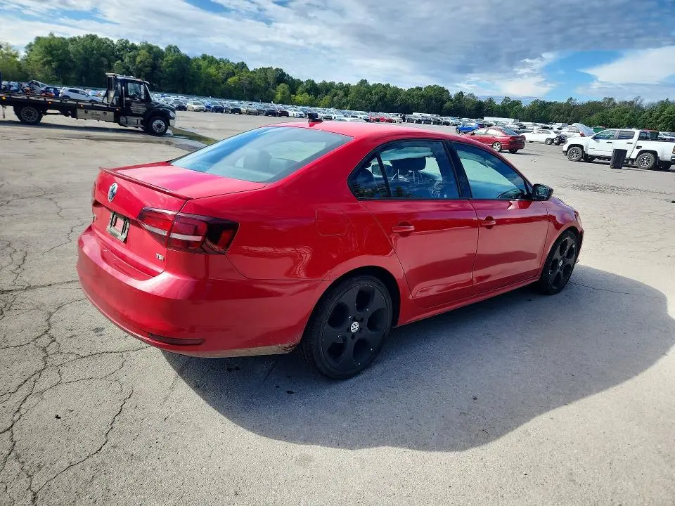 2016 VOLKSWAGEN JETTA SPORT  