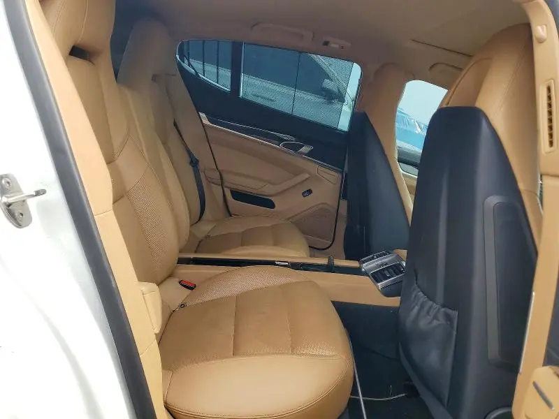 2013 PORSCHE PANAMERA 2  