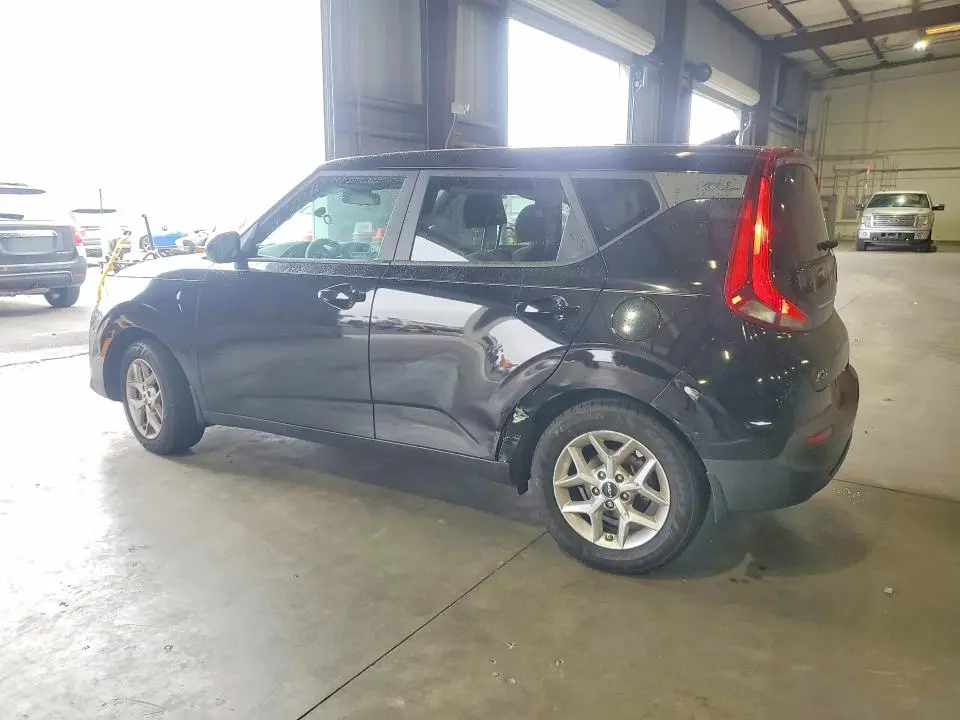 2022 KIA SOUL LX  