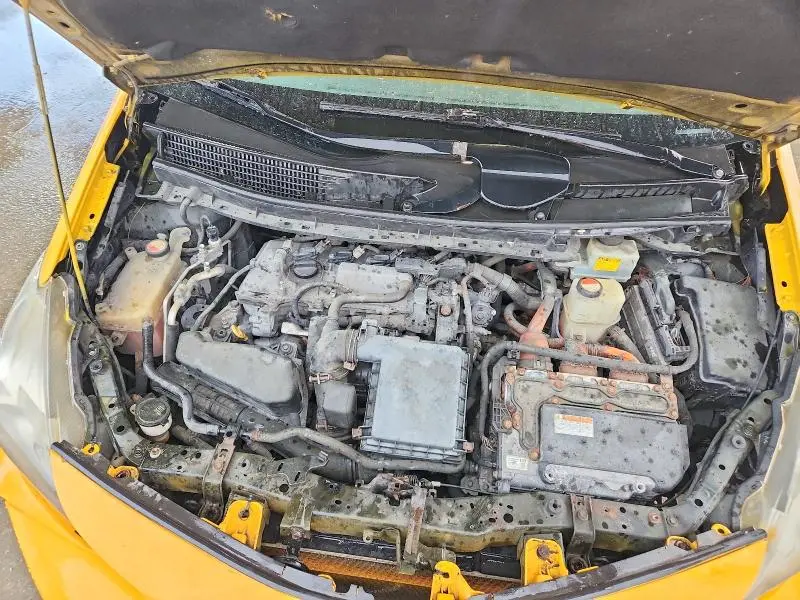 2016 TOYOTA PRIUS V THREE  