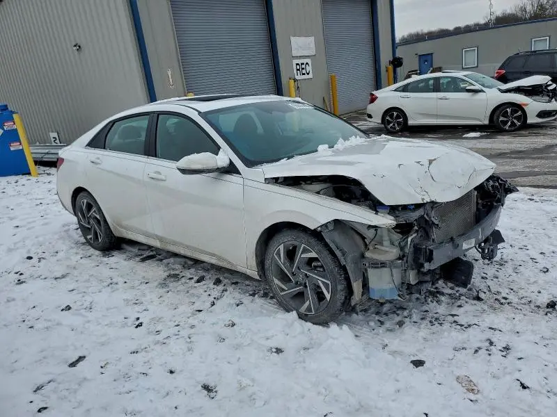 2024 HYUNDAI ELANTRA SEL  
