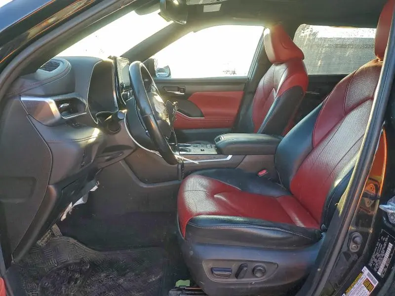 2021 TOYOTA HIGHLANDER XSE  