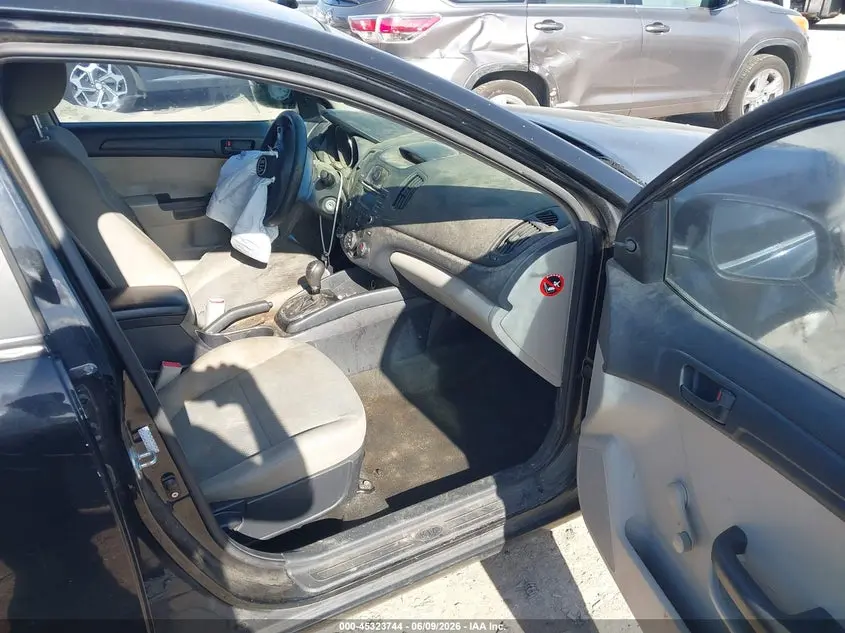 2013 KIA FORTE LX