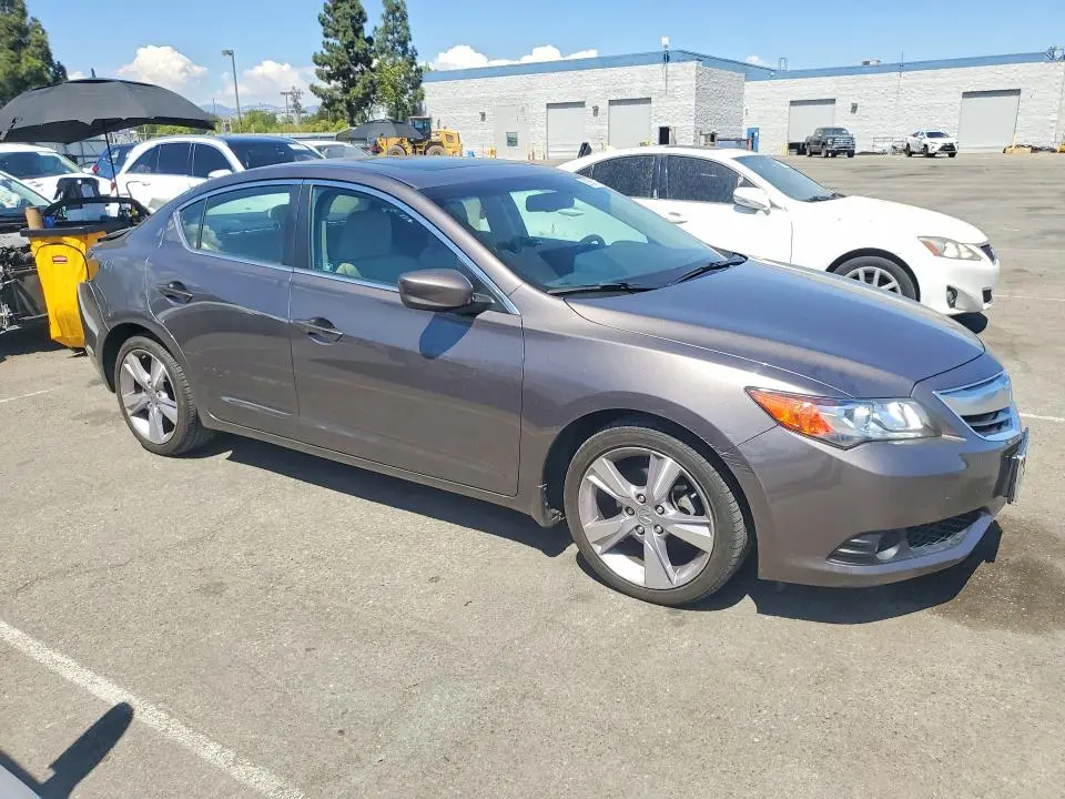 2013 ACURA ILX 20 TECH  