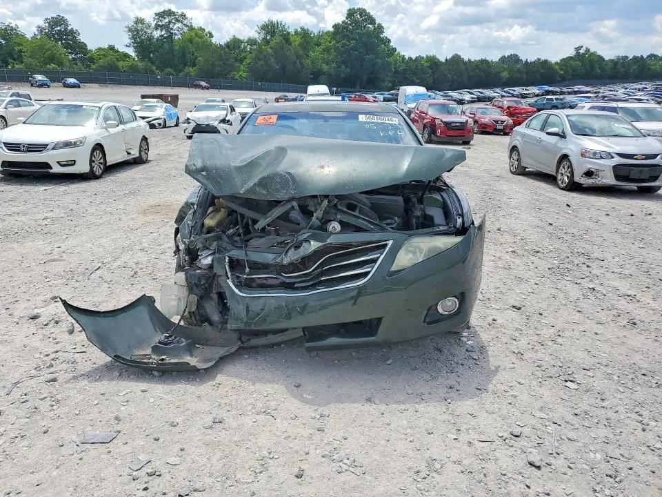 2010 TOYOTA CAMRY XLE  
