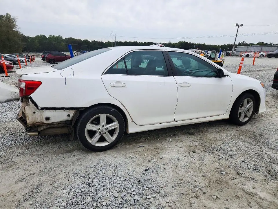 2013 TOYOTA CAMRY SE  