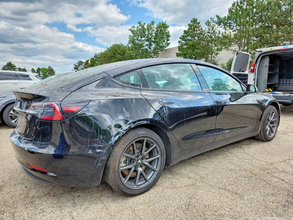 2022 TESLA MODEL 3   