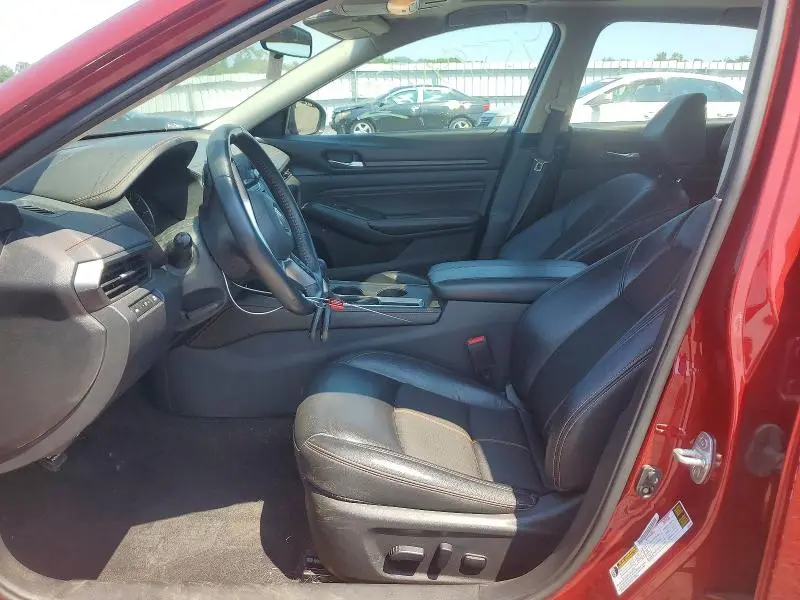 2021 NISSAN ALTIMA SR  