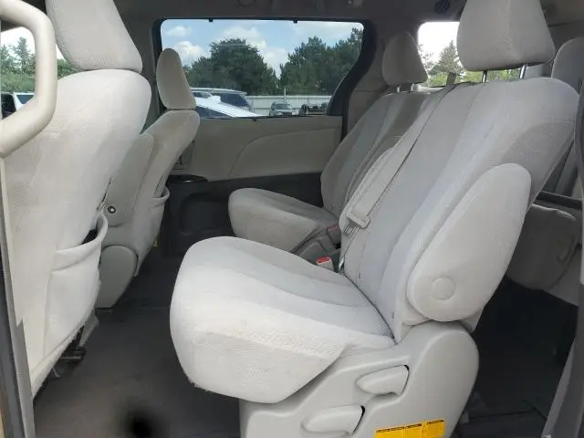 2011 TOYOTA SIENNA LE  