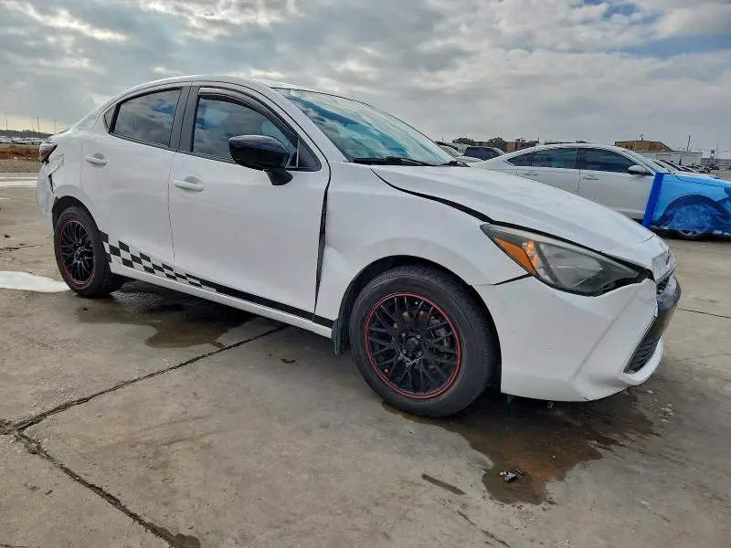 2017 TOYOTA YARIS IA   