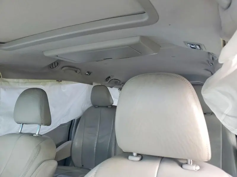 2011 TOYOTA SIENNA XLE 8-PASSENGER  