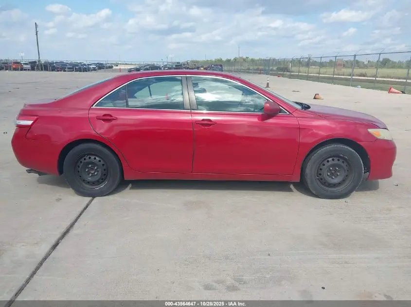 2011 TOYOTA CAMRY LE