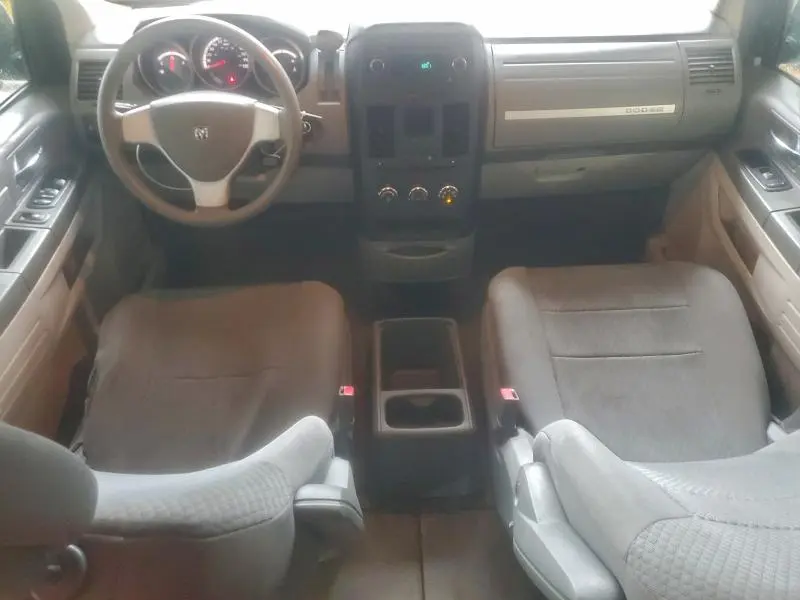 2010 DODGE GRAND CARAVAN SE  