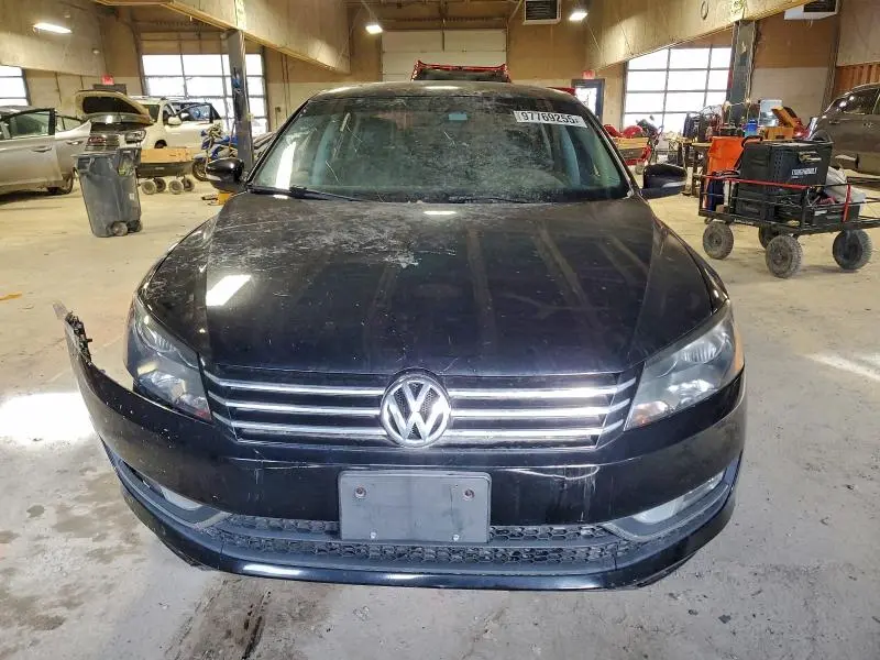 2015 VOLKSWAGEN PASSAT SE  