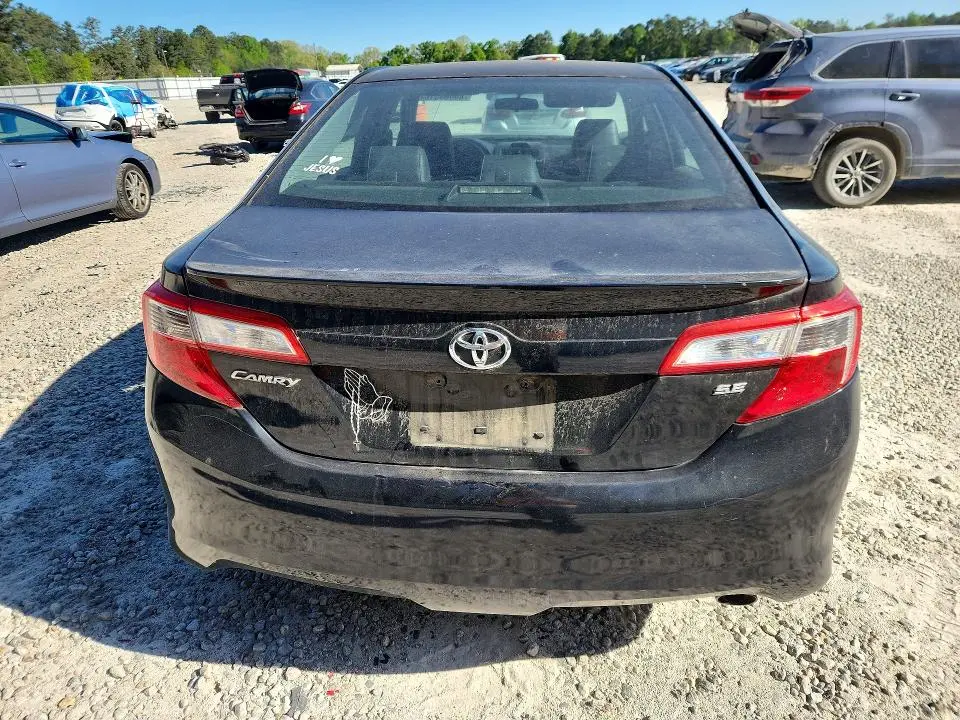 2013 TOYOTA CAMRY SE  
