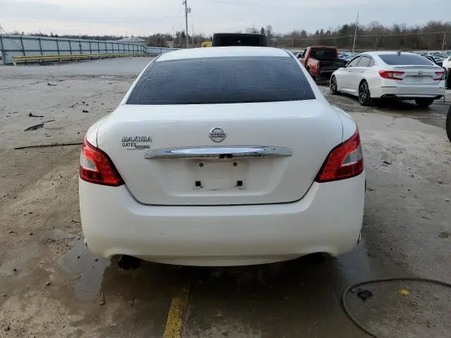 2010 NISSAN MAXIMA S  