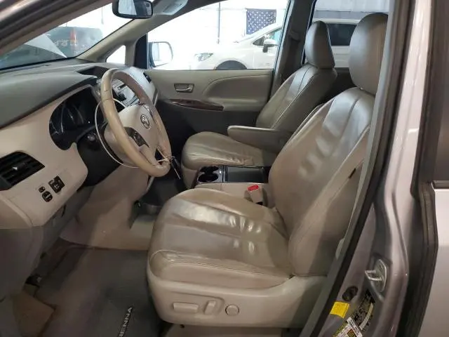 2012 TOYOTA SIENNA XLE  