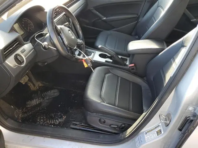 2020 VOLKSWAGEN PASSAT SE  