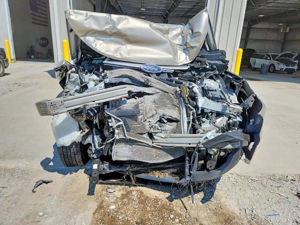 2018 FORD EDGE SE  
