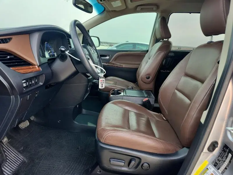 2015 TOYOTA SIENNA LIMITED 7-PASSENGER  