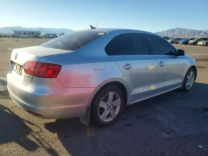 2013 VOLKSWAGEN JETTA TDI  