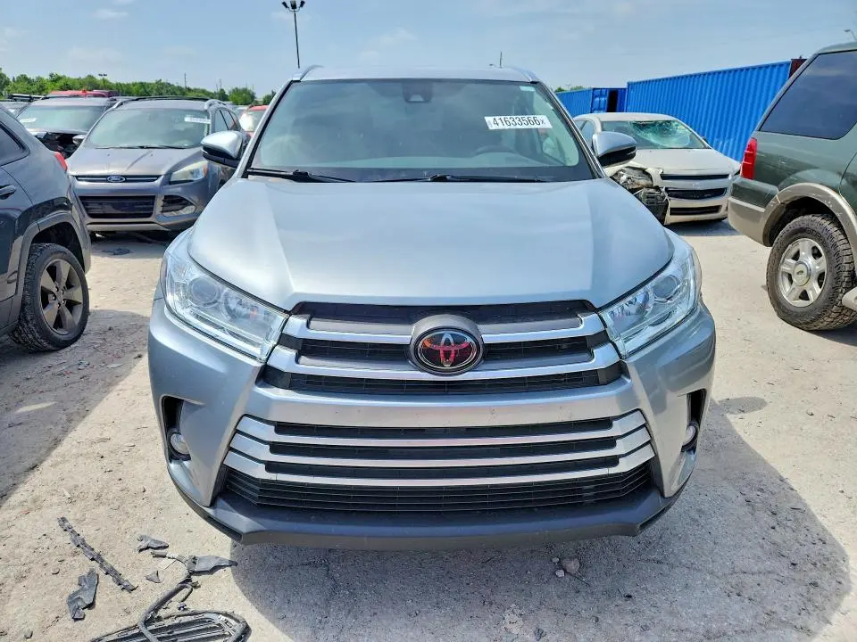 2019 TOYOTA HIGHLANDER XLE  