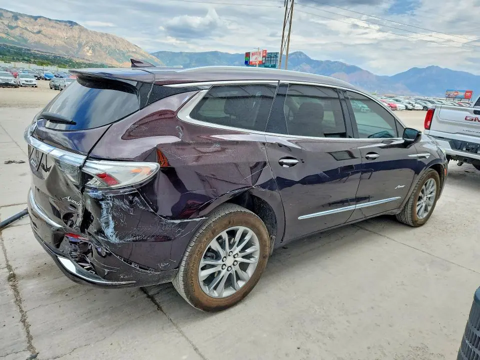 2022 BUICK ENCLAVE AVENIR  
