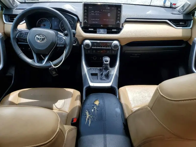 2022 TOYOTA RAV4 XLE PREMIUM  