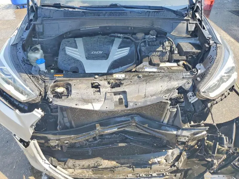 2018 HYUNDAI SANTA FE SE  