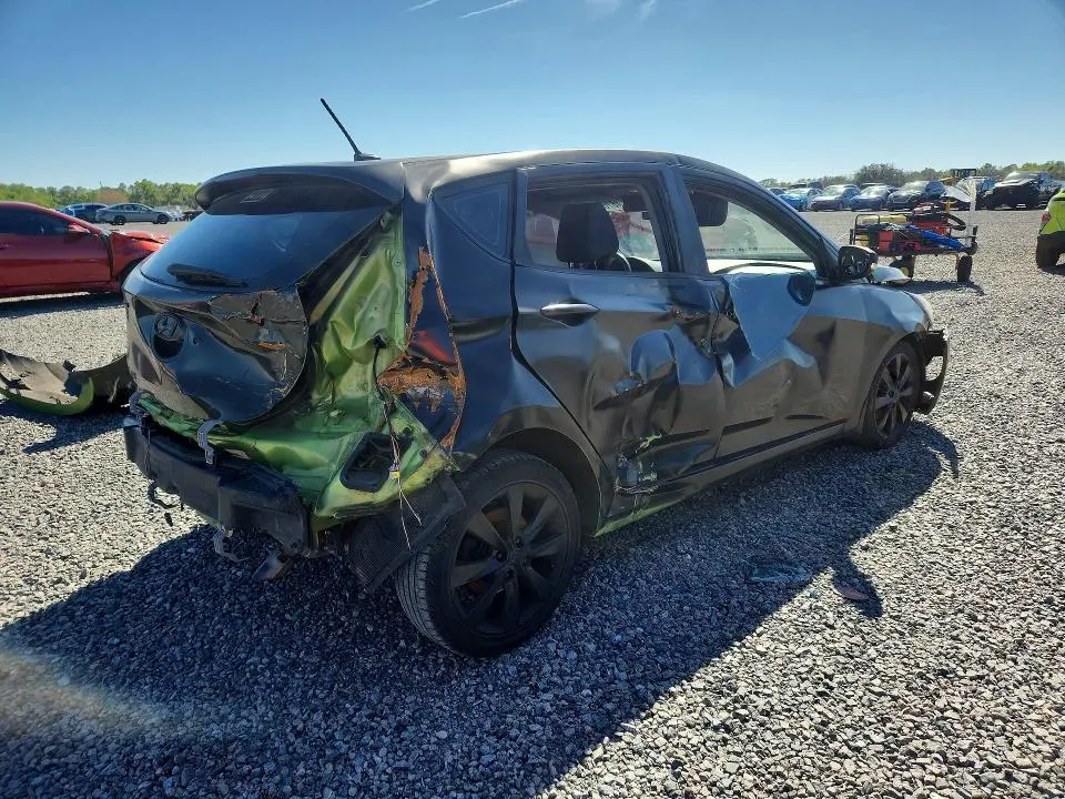 2013 HYUNDAI ACCENT SE  
