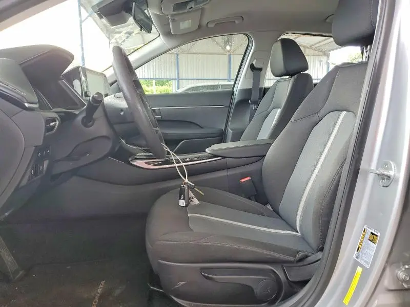 2022 HYUNDAI SONATA SE  