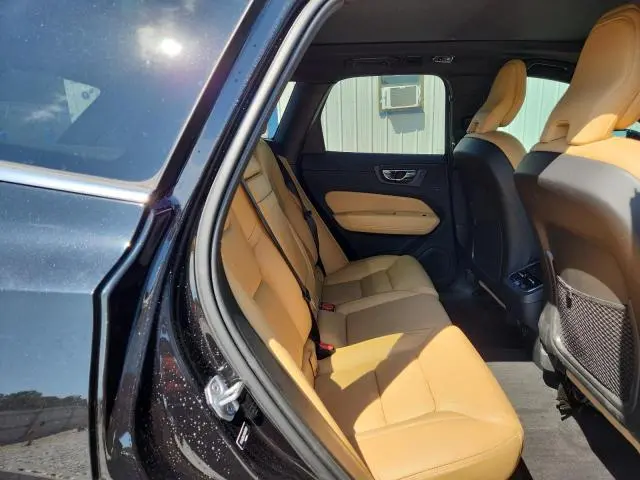 2021 VOLVO XC60 T6 INSCRIPTION  