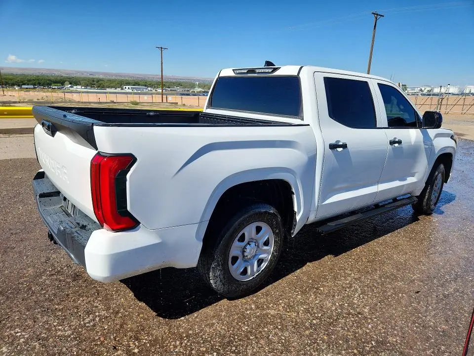 2023 TOYOTA TUNDRA SR  