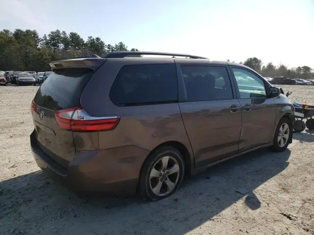 2018 TOYOTA SIENNA LE