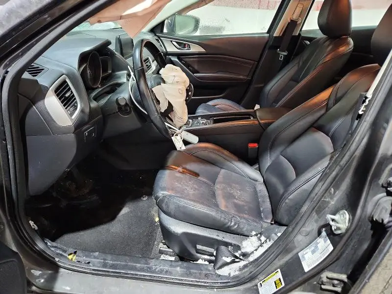 2018 MAZDA 3 TOURING  